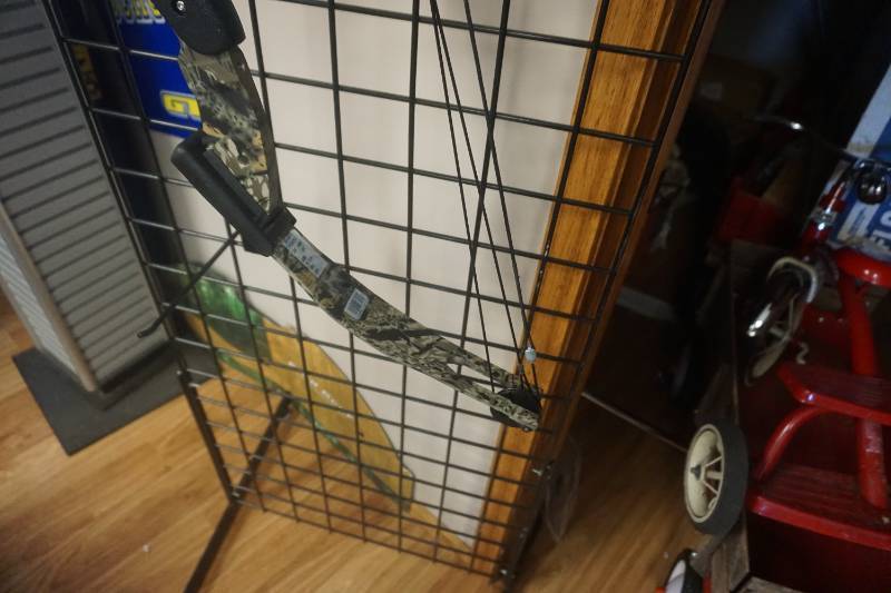 PSE Deer Hunter Model Compound Bow RH