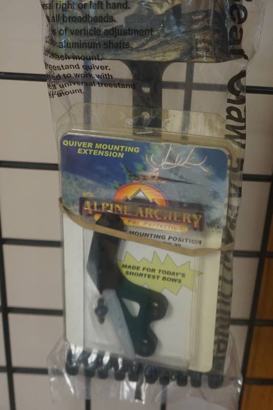 Alpine Archery Camo Quiver With Mounting Extension