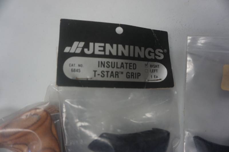 3 Bow Grips