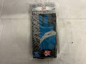 lot 77 image: Cuda Bair Gloves - XL