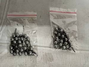 lot 110 image: 40ct of 2.5g Fishing Weights