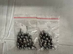 lot 112 image: 40ct of 2.5g Fishing Weights