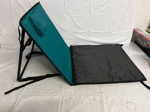 lot 136 image: Aqua Blue Folding Lounging Mat