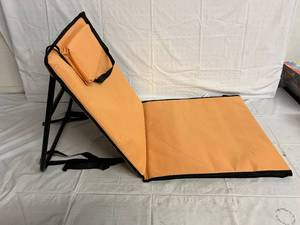 lot 137 image: Orange Folding Lounging Mat
