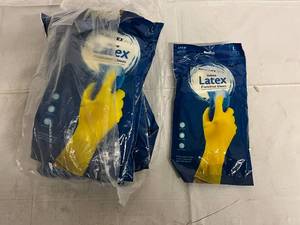 lot 156 image: 10 Large Yellow Latex Gloves
