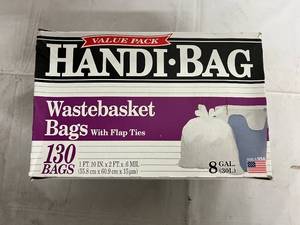 lot 163 image: 130 8gal Wastebasket Bags