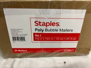 lot 166 image: 25 Poly Bubble Mailers - 7 x 10.75