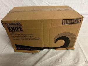 lot 176 image: 1000 White Plastic Knives