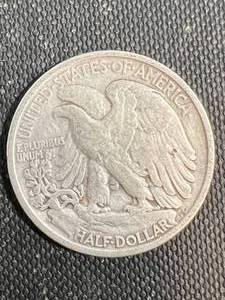 1945-S US WALKING LIBERTY HALF DOLLAR