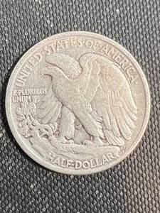 1942 US WALKING LIBERTY HALF DOLLAR