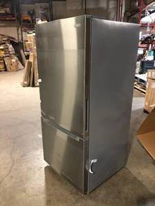 Vissani 18.7 cu. ft. Bottom Freezer Refrigerator in Stainless Steel  Customer Returns See Pictures