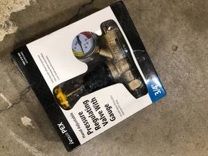 Apollo 34 in. Bronze Double Union PEX-B Water Pressure Regulator with Gauge Customer Returns See Pictures