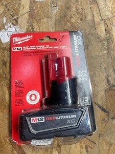 lot 20 image: Milwaukee M2 battery, NEW...