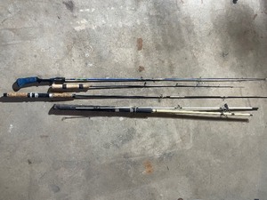 lot 27 image: 4 Fishing rods...