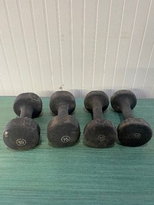 lot 28 image: Weights...