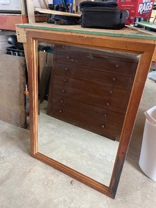 lot 46 image: Beveled mirror, 27 x 36...