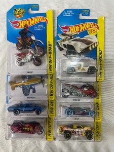 lot 66 image: 8 Hot Wheels...