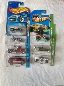lot 69 image: 7 Hot Wheels...