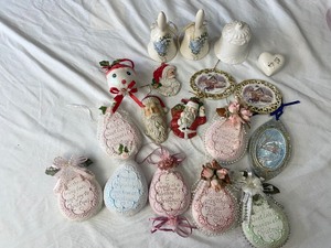 lot 113 image: Lot of ornaments and misc...