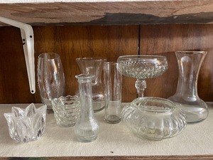 lot 115 image: Lot of vases and glassware...