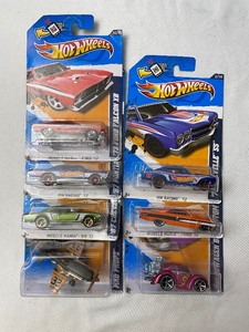 lot 124 image: Lot of 7 Hot Wheels navy gray...