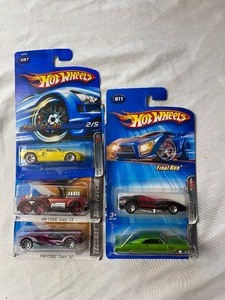 lot 130 image: 5 Hot Wheels...