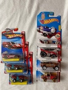 lot 139 image: 7 Red Hot Wheels...