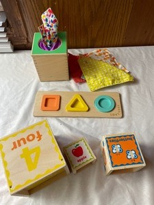 lot 159 image: Toddlere baby toys...