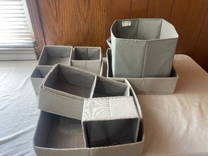 lot 212 image: 9 Storage bins...