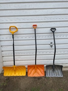 lot 179 image: 3 Shovels...