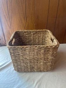 lot 214 image: Wicker basket...