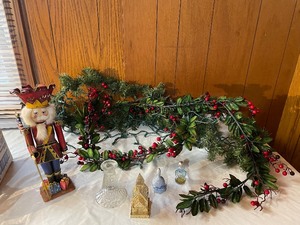 lot 228 image: Holiday dcor...