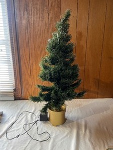 lot 235 image: Fiber optic lit tree...