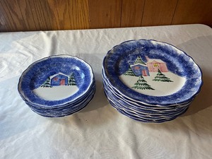 lot 249 image: Christmas plates...
