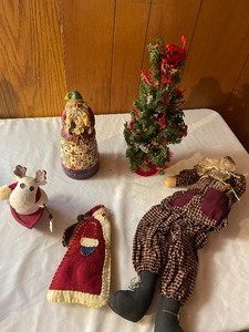 lot 253 image: Christmas lot...