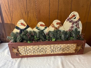 lot 256 image: Christmas dcor...