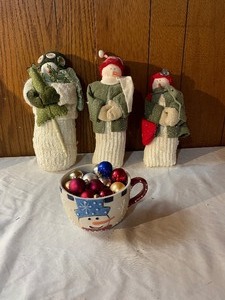 lot 257 image: Snowman lot...