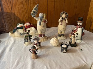 lot 259 image: Snowman lot...