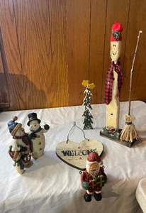 lot 260 image: Wood Christmas dcor...