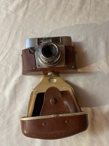lot 276 image: Vintage camera...