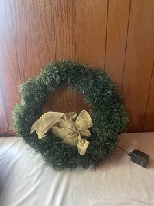 lot 279 image: Fiber optic lit wreath...