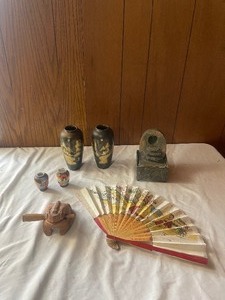 lot 283 image: Home dcor, vases and fan...