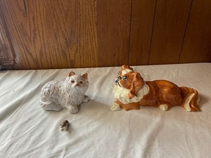 lot 288 image: Cat and dog ceramic figures...