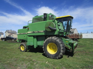 John Deere 7720 Turbo Combine
