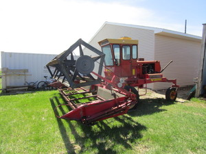 Versatile 400 Swather