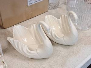 lot 52 image: Lot of (2) Swan theme Dcor