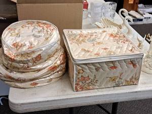 lot 53 image: Lot of (3) CupDish Carriers