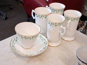 lot 55 image: Royal Tara Fine Bone China Tea Cup, Saucer and (4) Mugs