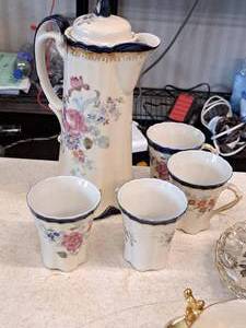 lot 56 image: China Pitcher and (4) Cup Set
