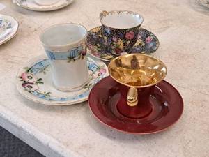lot 58 image: Assorted China Set - (3) Cups and (3) Saucers